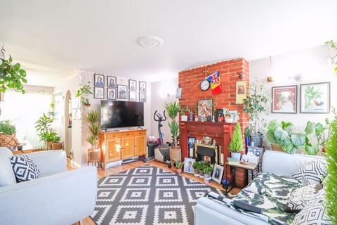 33 Chilham Close, Basildon, SS13 2AQ