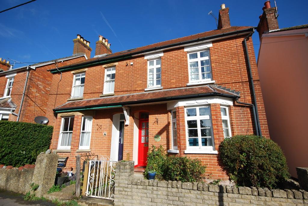 Bullers Road, Farnham, GU9 3 bed semidetached house £450,000