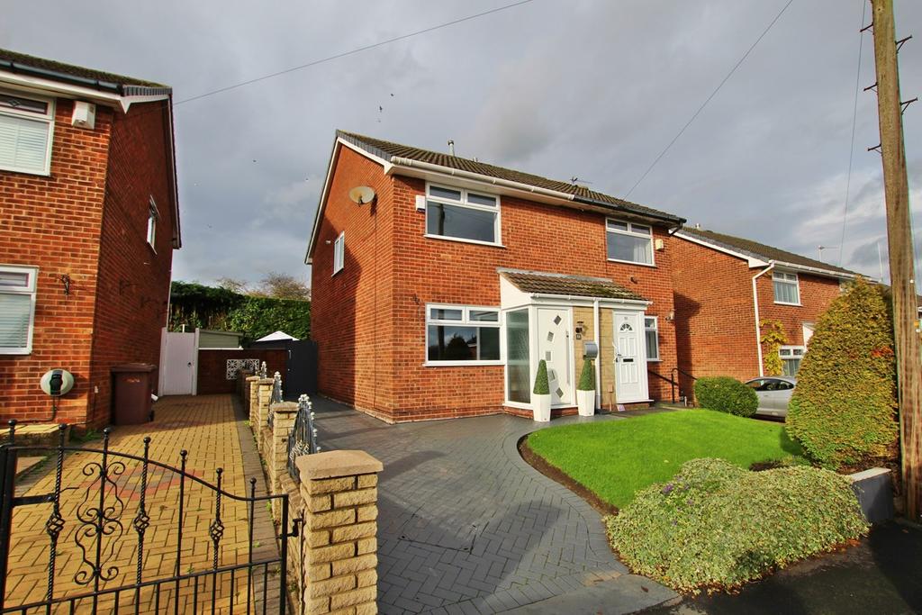 Truro Close, St Helens, WA11 2 bed semidetached house £155,000