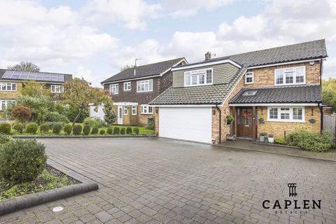 4 bedroom detached house for sale - Longfield, Loughton