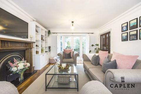 4 bedroom detached house for sale - Longfield, Loughton