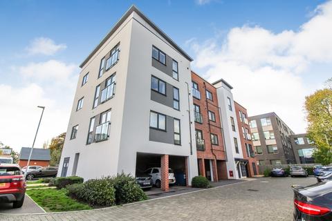 Flat 2, 1 Elvian Close, Reading, RG30 3FN