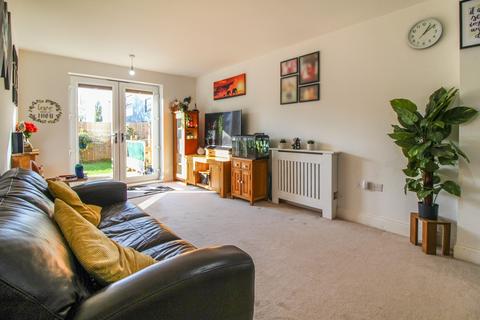 Flat 2, 1 Elvian Close, Reading, RG30 3FN