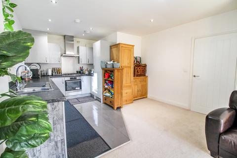 Flat 2, 1 Elvian Close, Reading, RG30 3FN