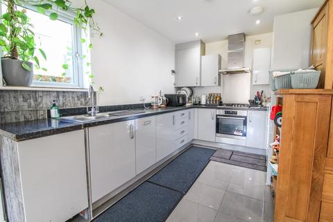 Flat 2, 1 Elvian Close, Reading, RG30 3FN