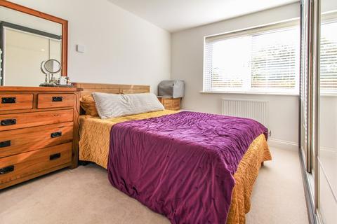Flat 2, 1 Elvian Close, Reading, RG30 3FN
