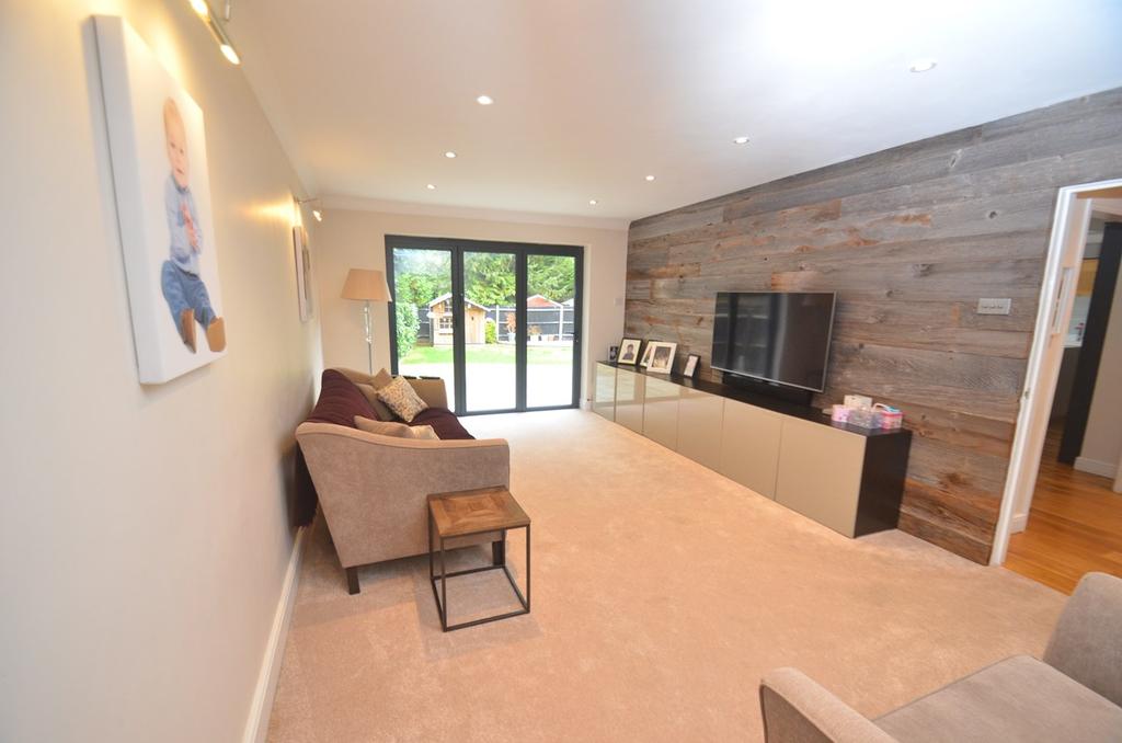 Brabourne Rise, Park Langley, Beckenham, BR3 5 bed detached house £