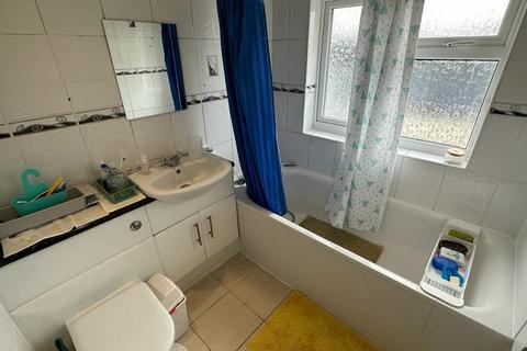 undefined, Chaucer Avenue, Hounslow, TW4