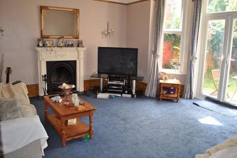 3 bedroom ground floor flat for sale - Dorset Road, Bexhill-on-Sea, TN40