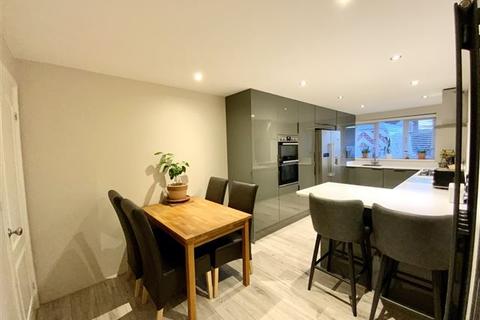 34 Whitehead Close, Dinnington, Sheffield, S25 2XX