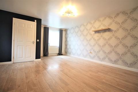4 bedroom semi-detached house to rent - Kelstern Close, Bolton, BL2