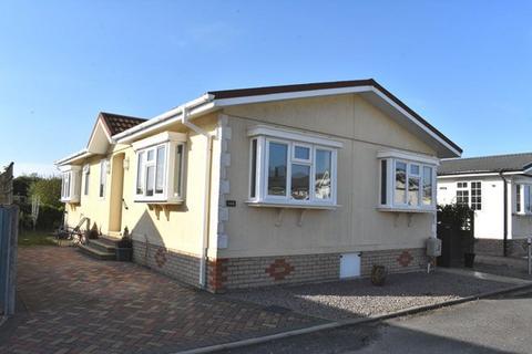 2 bedroom bungalow for sale, Wetheringsett