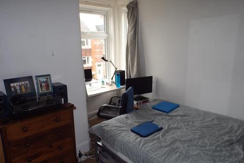 6 bedroom end of terrace house to rent - Kings Road, Exeter. EX4 7AS