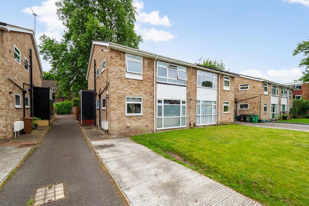 Strawberry Lane, Carshalton 2 bed £350,000