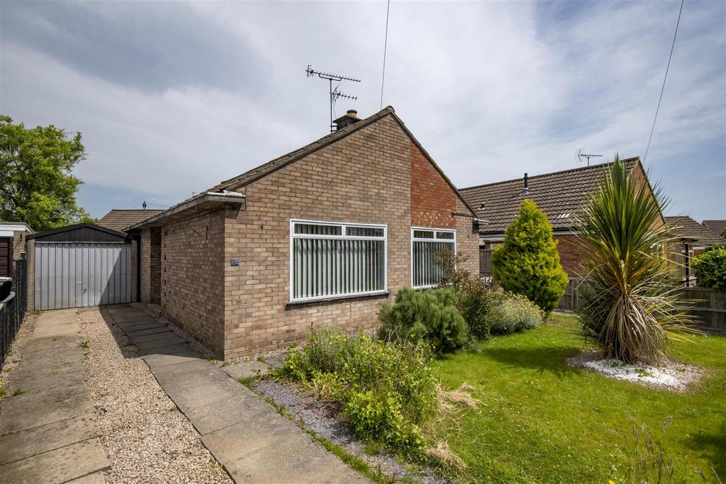 Cabin Lane, Oswestry 2 bed detached bungalow £675 pcm (£156 pw)