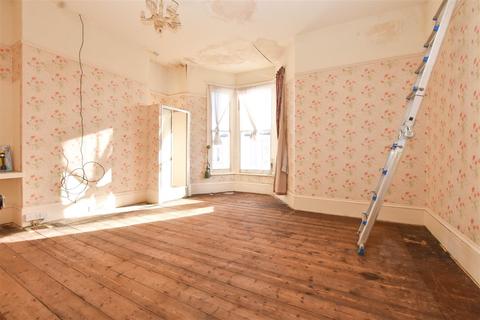34 Ceylon Place, Eastbourne, BN21 3JF