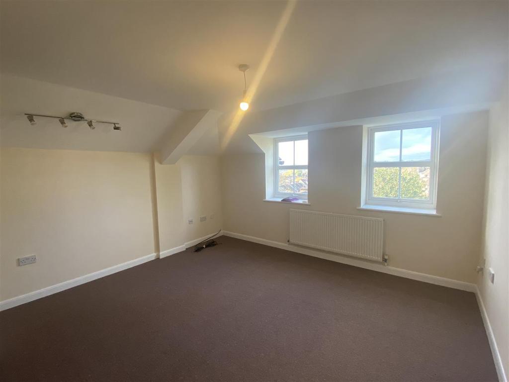 Goddington Road, Strood 2 bed flat £995 pcm (£230 pw)