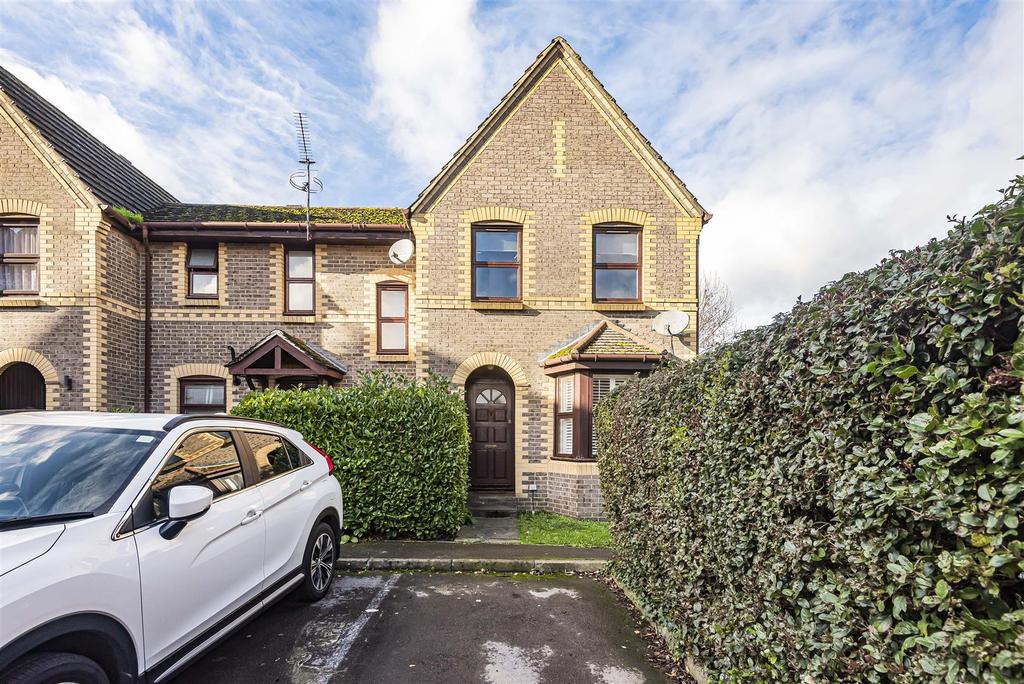 Rowe Court, Grovelands Road, Reading 2 bed end of terrace house for