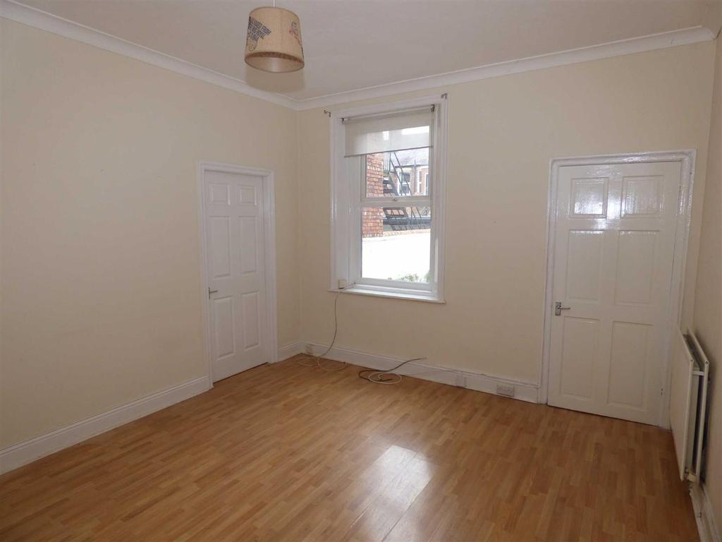 Hyde Terrace, Gosforth 2 bed apartment - £600 pcm (£138 pw)