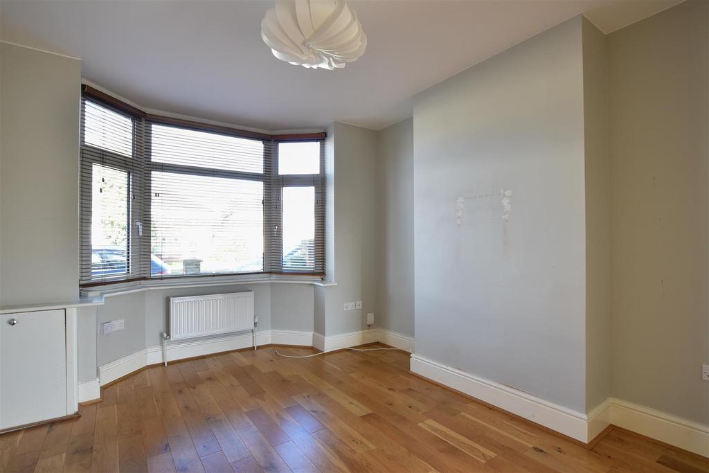 Gold Street, Wellingborough 3 bed terraced house £925 pcm (£213 pw)