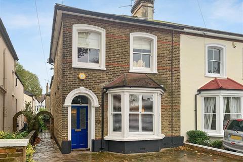 4 bedroom semi-detached house for sale - Cambridge Road, Southend On Sea