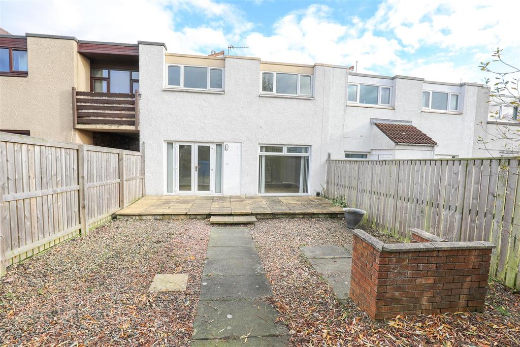 Dunbeath Drive, Glenrothes 3 bed terraced house £92,000