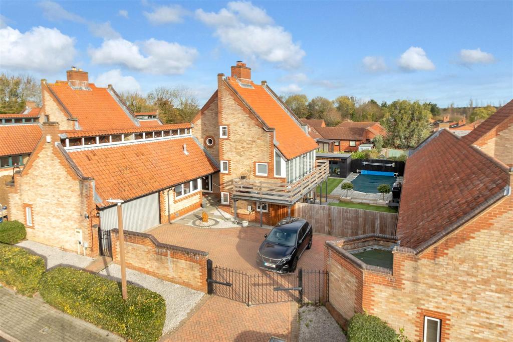 Thorneycroft Lane, Downhead Park, Milton Keynes 4 bed detached house