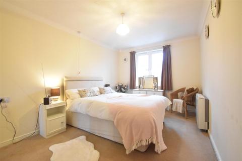 2 bedroom retirement property for sale - 33 Hazledine Court, Longden Coleham, Shrewsbury SY3 7BS