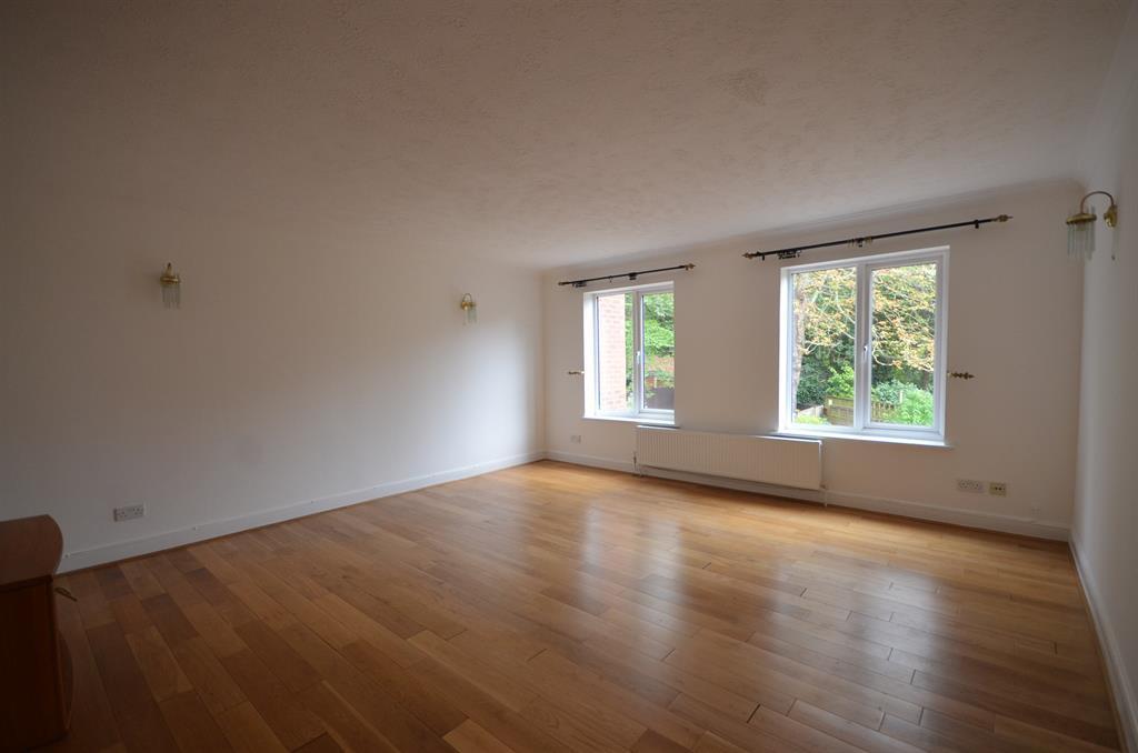Harrow Fields Garden, HarrowOnTheHill, HA1 3SN 4 bed townhouse £