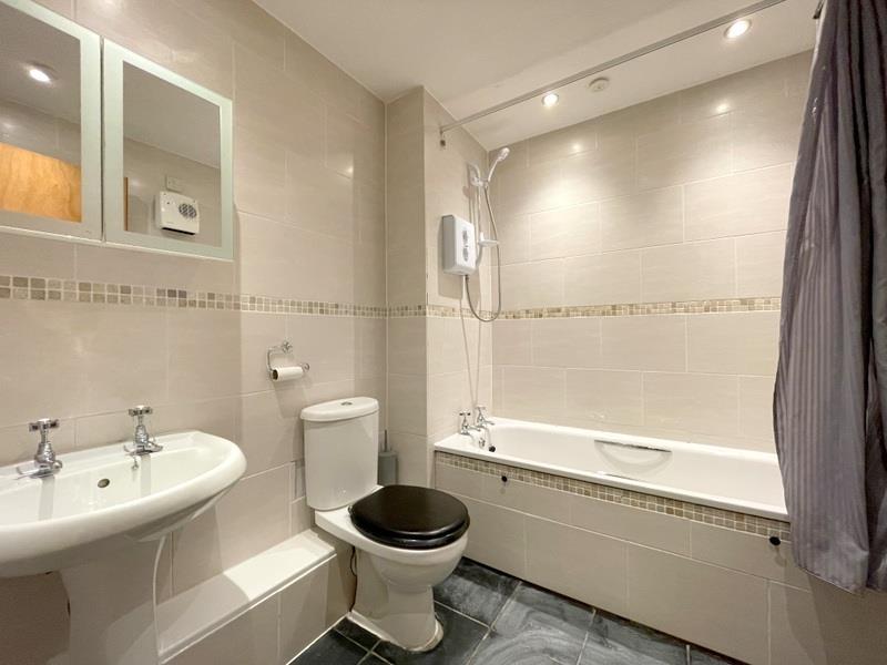 Bathroom.JPG