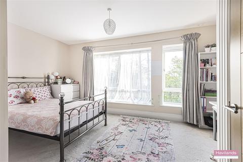 4 bedroom semi-detached house for sale - Wellston Crescent, Southgate, N14