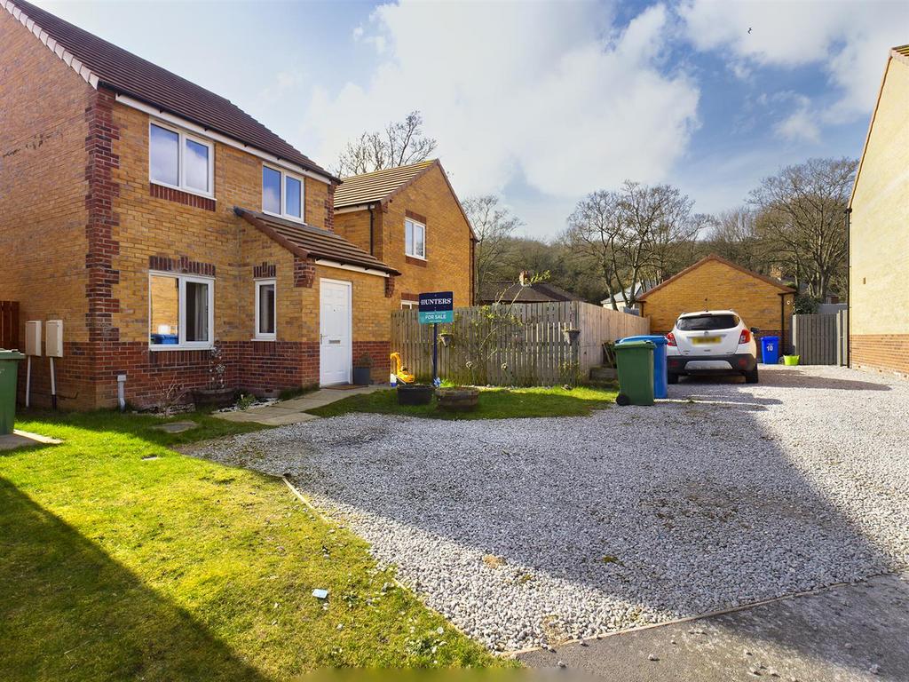 Stadium Lane, Scarborough, YO12 4JA 3 bed detached house for sale £