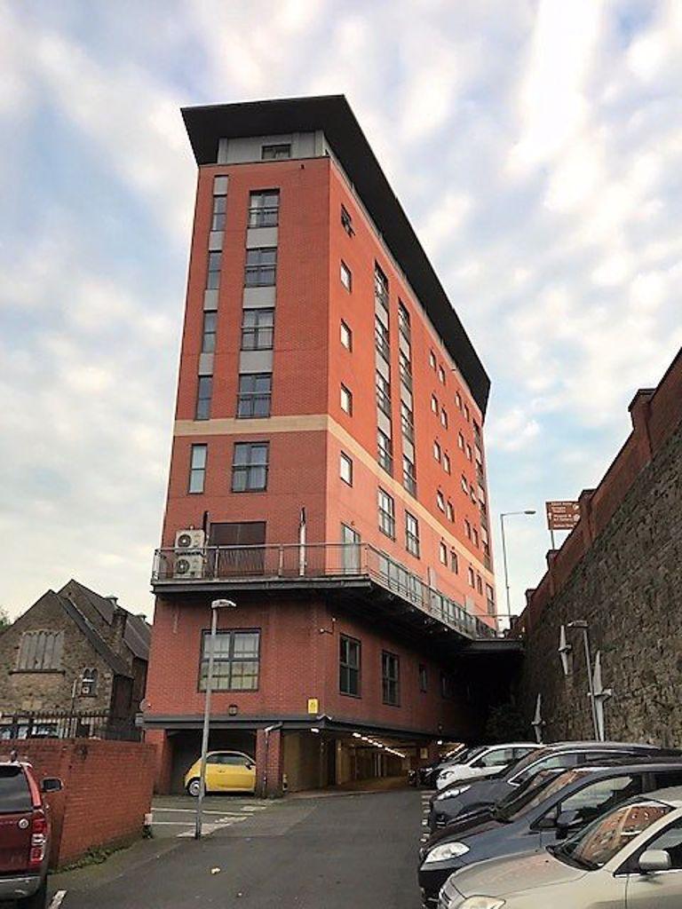 Marsden House, Bolton, BL1 2JX 2 bed apartment £850 pcm (£196 pw)