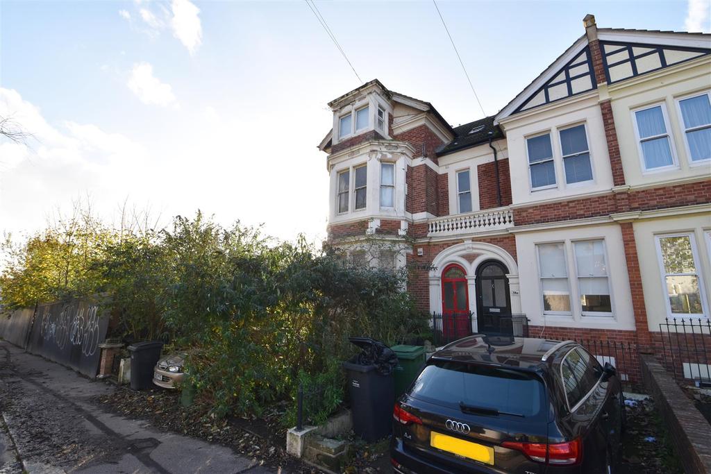 Chapel Park Road, St. LeonardsOnSea 5 bed end of terrace house for