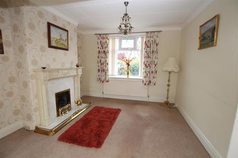 60 Leafield Avenue, Bradford, BD2 3SF