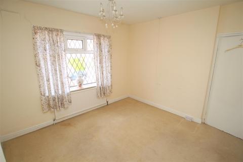 60 Leafield Avenue, Bradford, BD2 3SF