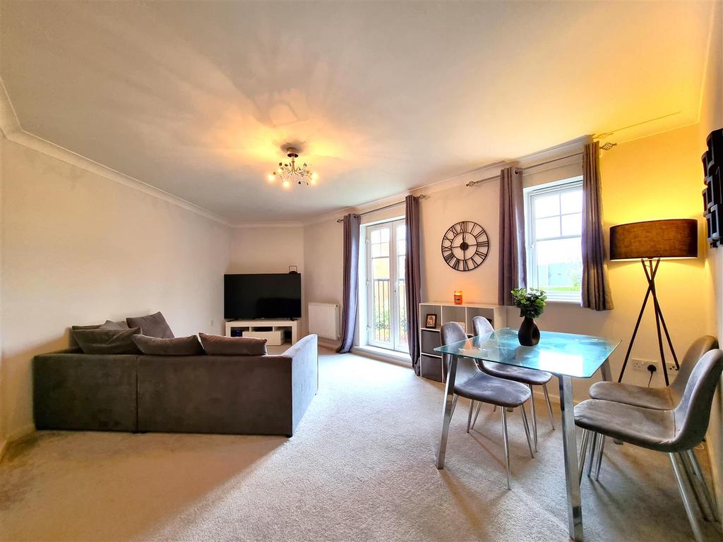 Living Room/Dining area