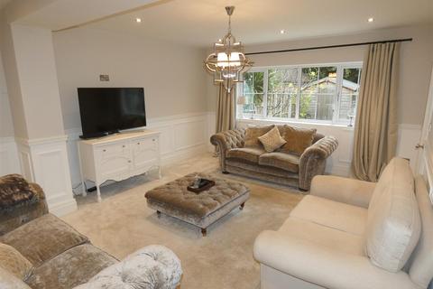 98 Bradwall Road, Sandbach, CW11 1GN