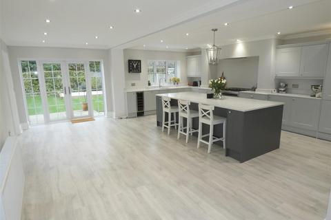 98 Bradwall Road, Sandbach, CW11 1GN