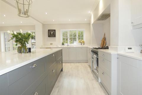 98 Bradwall Road, Sandbach, CW11 1GN