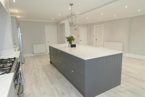 98 Bradwall Road, Sandbach, CW11 1GN