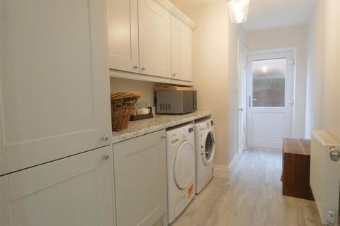 98 Bradwall Road, Sandbach, CW11 1GN