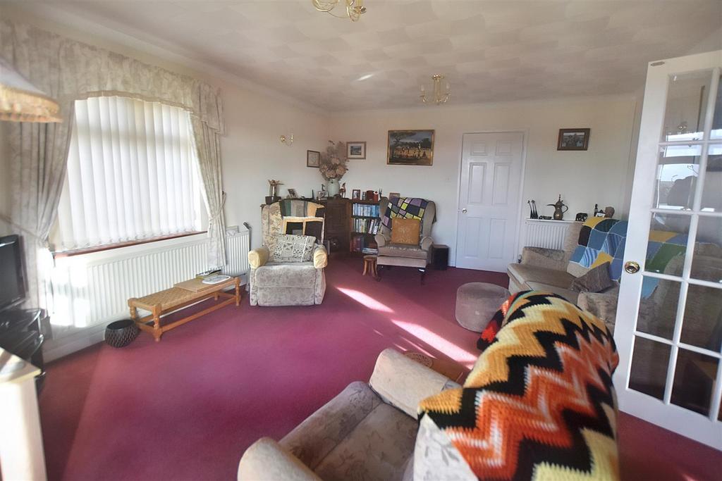 Pentlepoir 4 bed detached bungalow for sale £360,000
