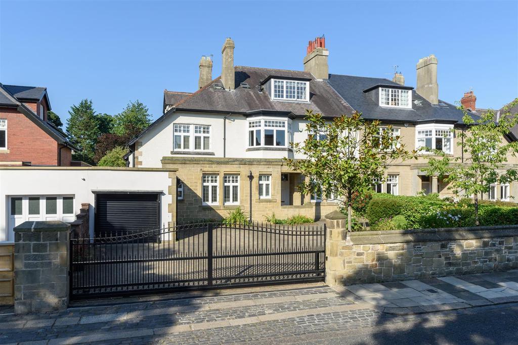 Westfield Drive, Gosforth, Newcastle... 6 bed semidetached house £