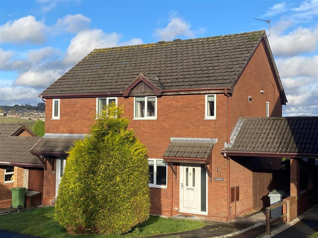 Peveril Gardens, Newtown Disley... 3 bed semidetached house £275,000