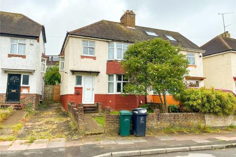 4 bedroom house to rent - Lower Bevendean Avenue, Brighton