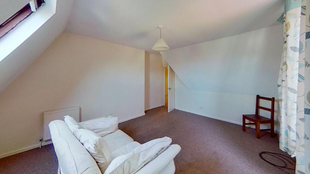 St Ronans Road, Southsea, Portsmouth 2 bed flat £900 pcm (£208 pw)
