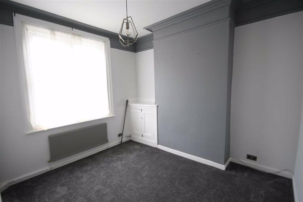 Edge Lane, Droylsden 2 bed terraced house £154,950