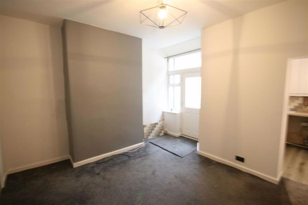 Edge Lane, Droylsden 2 bed terraced house £154,950