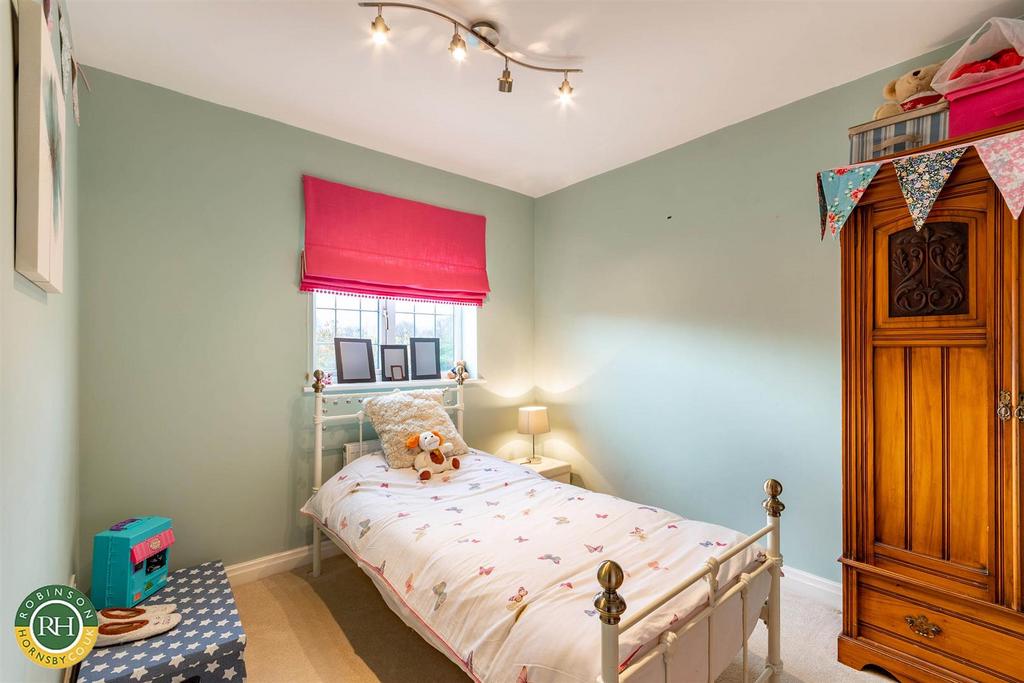 Bed 4.jpg